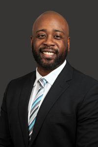 Madame Diane Bouguem est titulaire d'un doctorat en médecine podiatrique et d'un baccalauréat en sciences de la santé. Elle travaille depuis 2017 comme podiatre en Outaouais et est co-fondatrice de la clinique Alliance Podiatrie, ouverte en février 2021.  Au cours des années, elle a développé un intérêt grandissant pour la santé et l'épanouissement des personnes vulnérables. Elle collecte des dons de souliers et d’orthèses plantaires pour les remettre, à travers Itinérance Zéro et Podiatres sans frontières, à des personnes dans le besoin en Outaouais et ailleurs dans le monde. Madame Bouguem participe à la vie communautaire de la région en s’impliquant dans différents organismes, dont Solidarité Jeunesse. Elle siège au Conseil d’administration du Cégep Héritage depuis 2020. Elle a aussi offert des soins podiatriques aux personnes itinérantes de l'Accueil Bonneau à Montréal et elle a eu l'occasion de traiter les pieds des athlètes en situation de handicap aux Jeux olympiques spéciaux en 2017. Madame Bouguem poursuit la deuxième année de son deuxième mandat de deux ans au sein du Conseil d’administration de l’AISO.